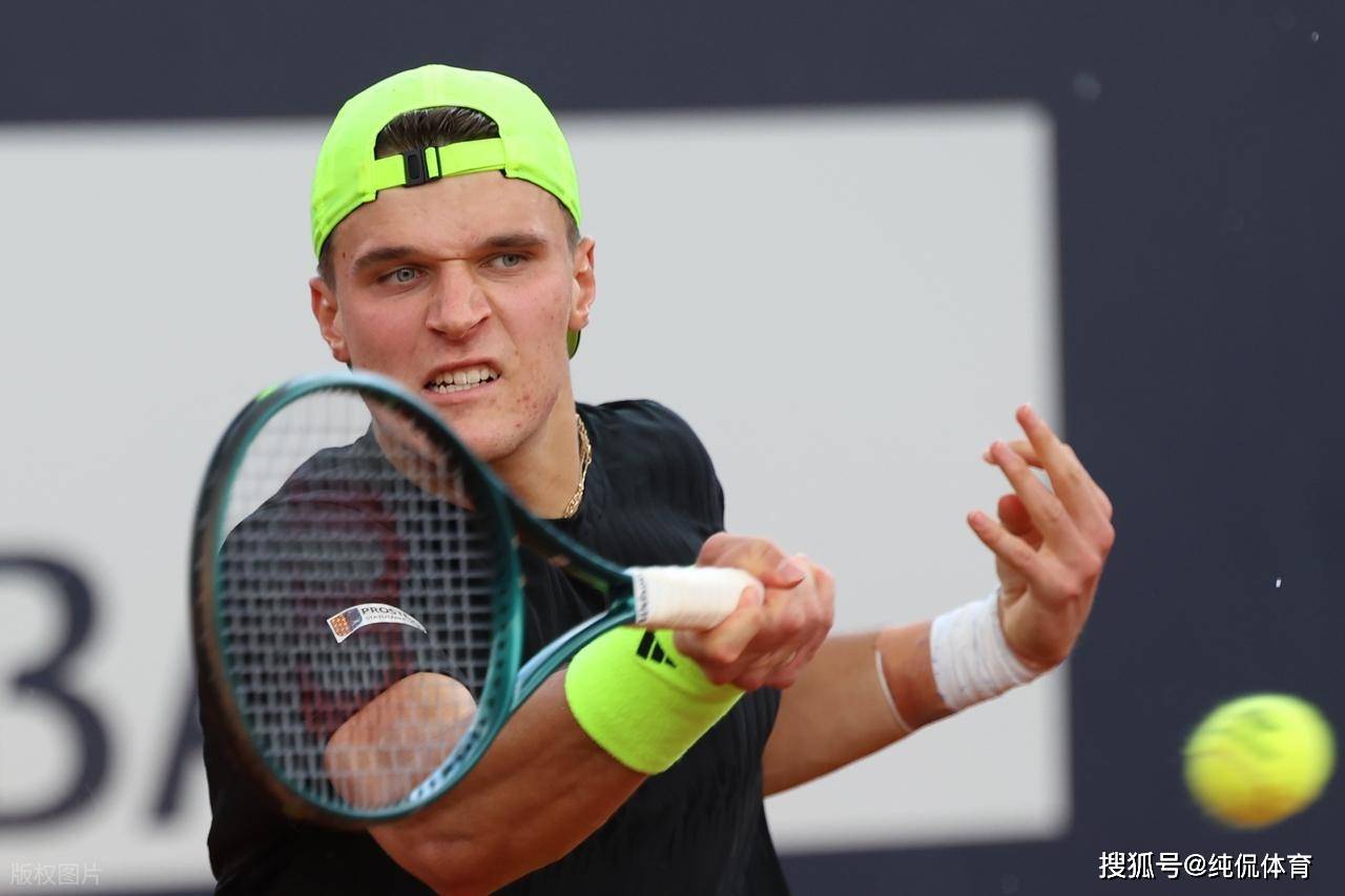 德约科维奇在加拿大队比赛中绝杀，比分优势明显引发热议！